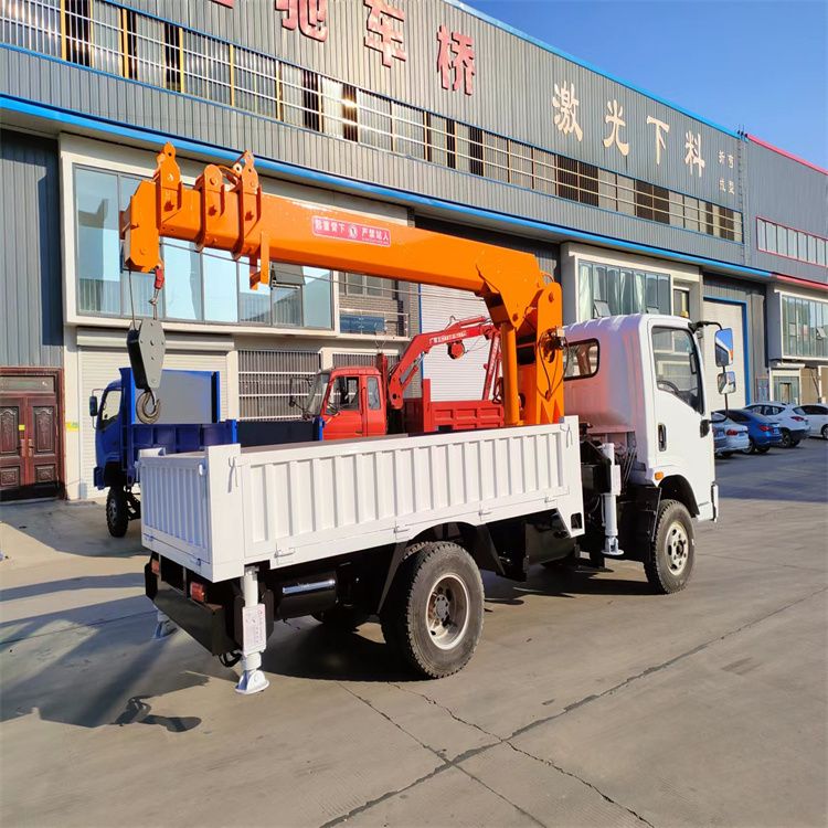 海港区三轮随车吊定制 农用改装机自备吊中瑞长期出售